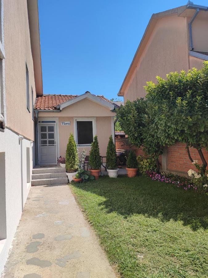 Flora Apartment Surčin Εξωτερικό φωτογραφία